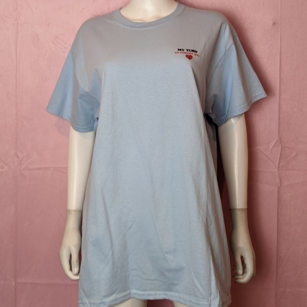 Nasty Gal Light Blue Heartbreak Graphic Tee size Medium